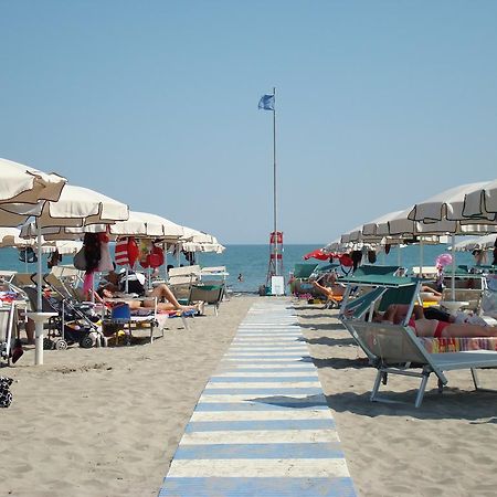 Residence Condominio Roma Eraclea Mare Bagian luar foto
