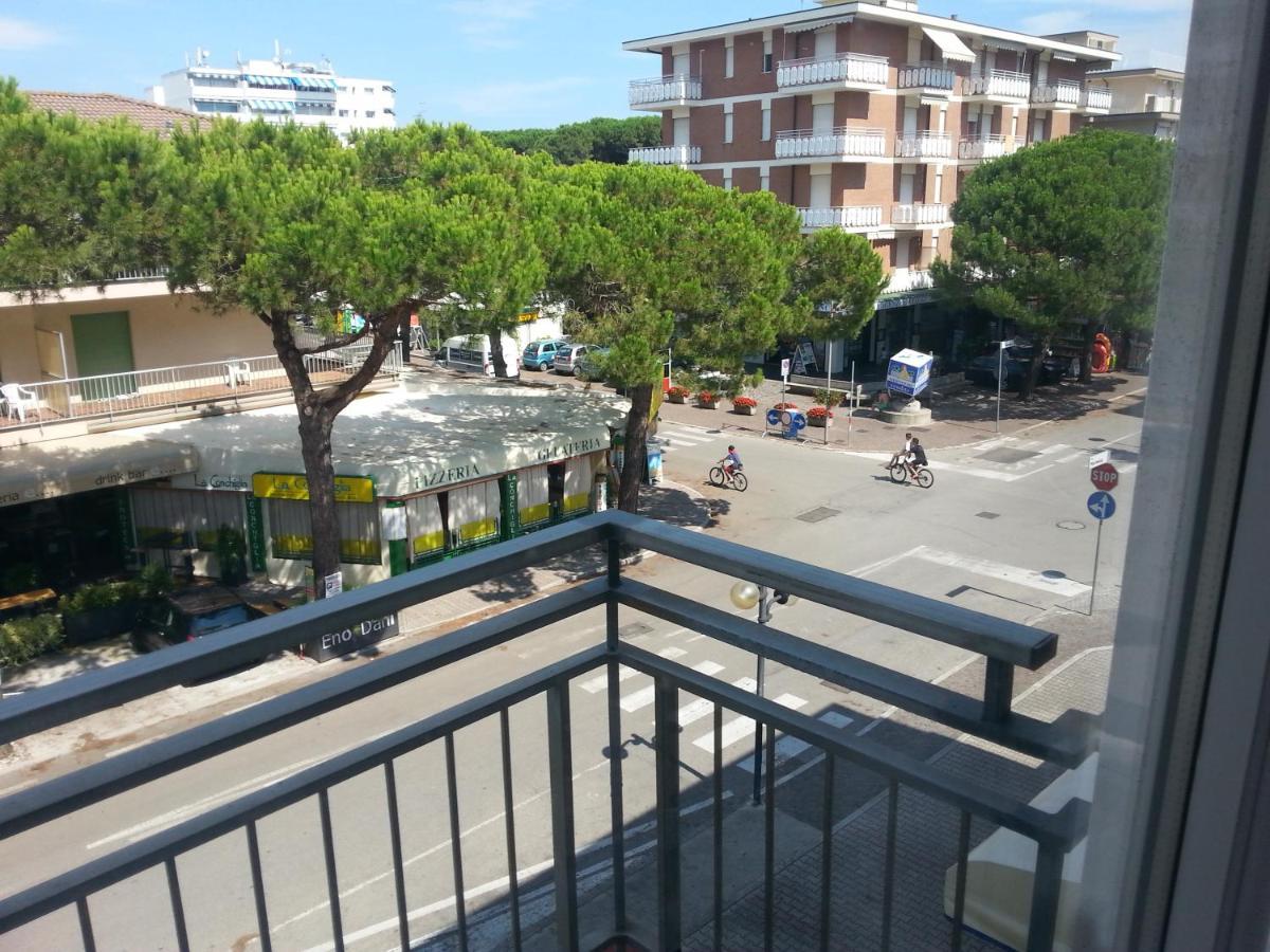 Residence Condominio Roma Eraclea Mare Bagian luar foto