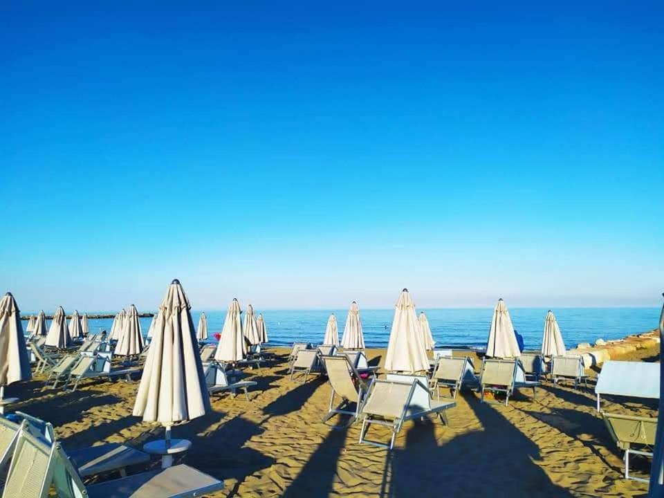 Residence Condominio Roma Eraclea Mare Bagian luar foto