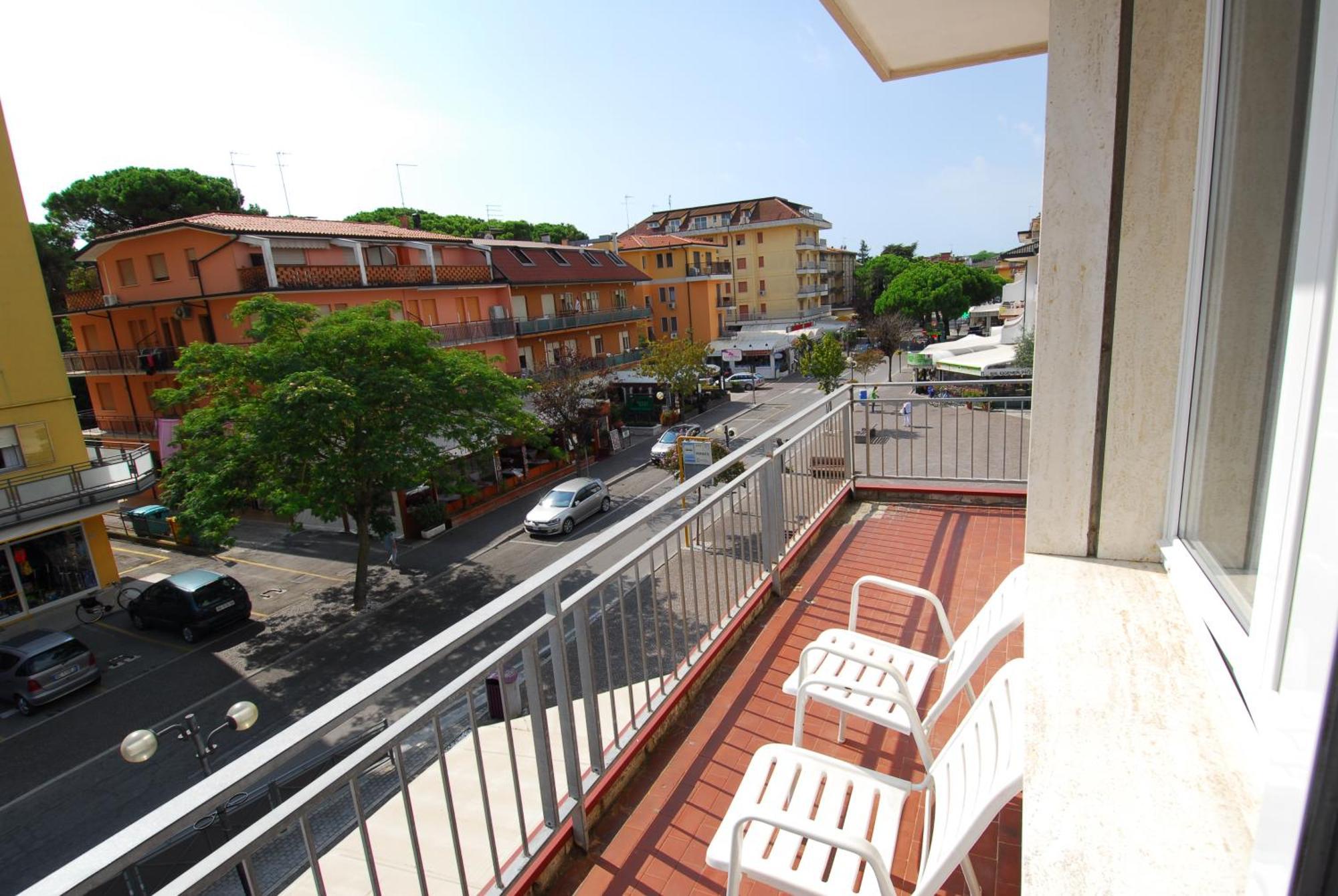 Residence Condominio Roma Eraclea Mare Bagian luar foto